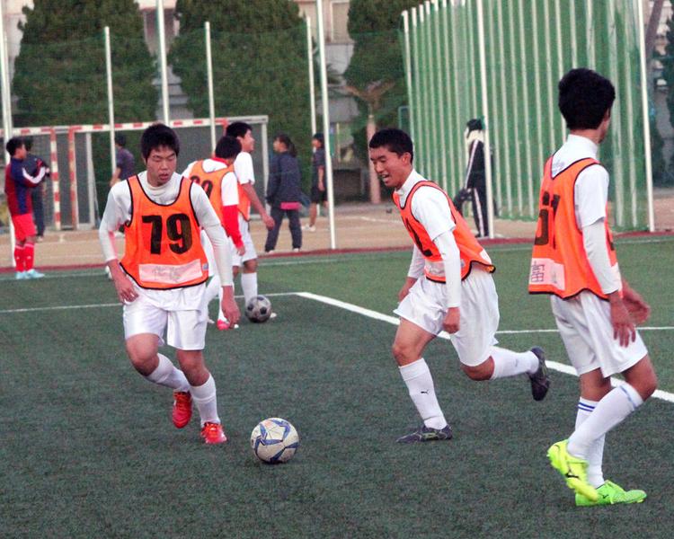 浦和南高校サッカー部の練習動画を４本掲載！
