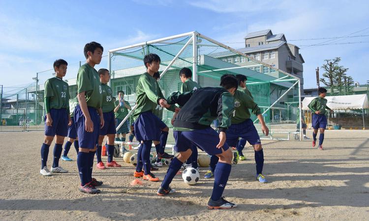 広島観音高校サッカー部の練習の様子を紹介！（23枚）