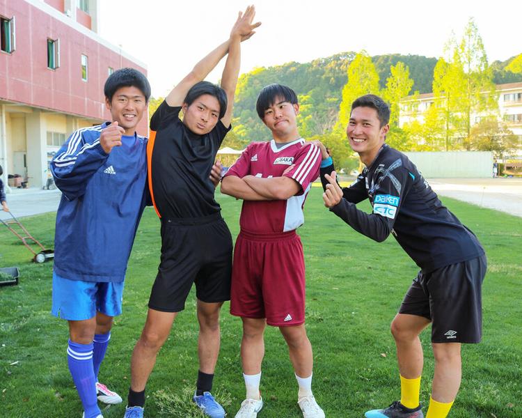 【2021年 始動！】和歌山の強豪・初芝橋本高校サッカー部あるある「冬場の水抜きマジでキツイ！」【インターハイ和歌山予選優勝校】