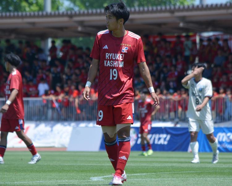 【流経大柏】『全国レベルのチームで、自分も選手権に出るのが夢だった』ポストプレイヤー・粕谷悠が流経大柏を選んだ理由とは【進路】