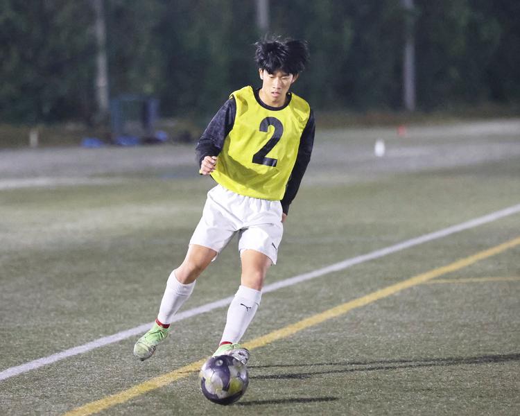 【浜松開誠館】『静岡県代表としてのプライド、チャンピオンとしての責任がある』最終ラインからチームを押し上げる水谷建斗。3年間の成長を選手権へぶつける【○○の誓い】