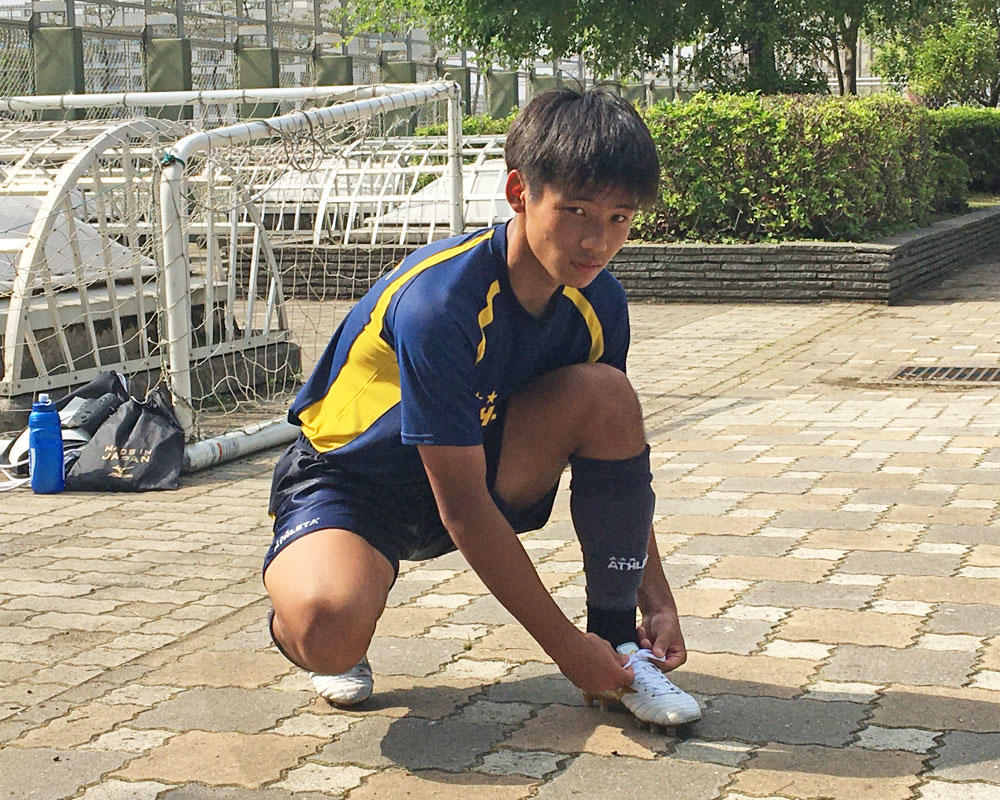 東京の強豪 関東第一高校サッカー部 スピードモンスターは平田 晟也 腰が弱く 小学校の頃から整骨院に通っていたんです そこでプラスaでチューブトレーニングをやる機会がありました 年 ヤンサカ