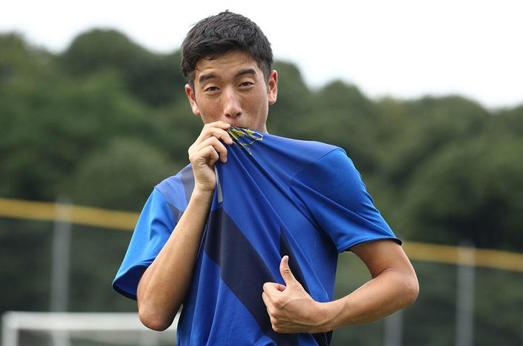 創英高校のMF稲積真樹が気になるのは桐光学園のDFタビナス・ジェファーソン