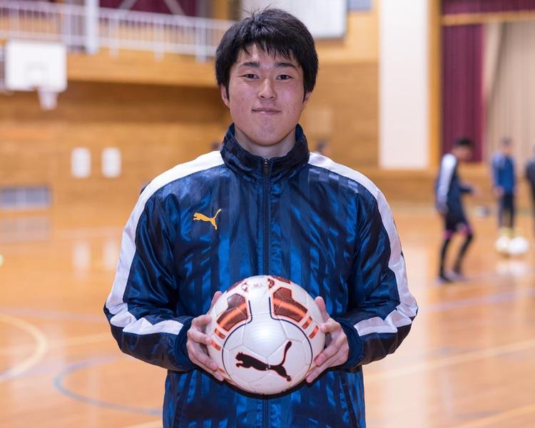 西目高校のFW齋藤瑞生が気になるのは秋田市立秋田商業高校の奈良学